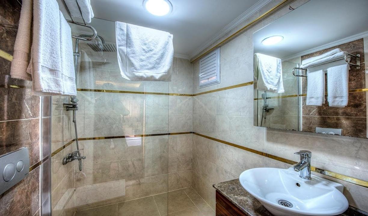 Madi Otel İzmir Exterior photo